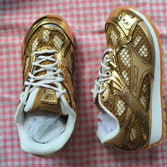 Bottega Veneta Low-Top Gold Sneakers With Woven Metal Panels - Picture 1 of 8